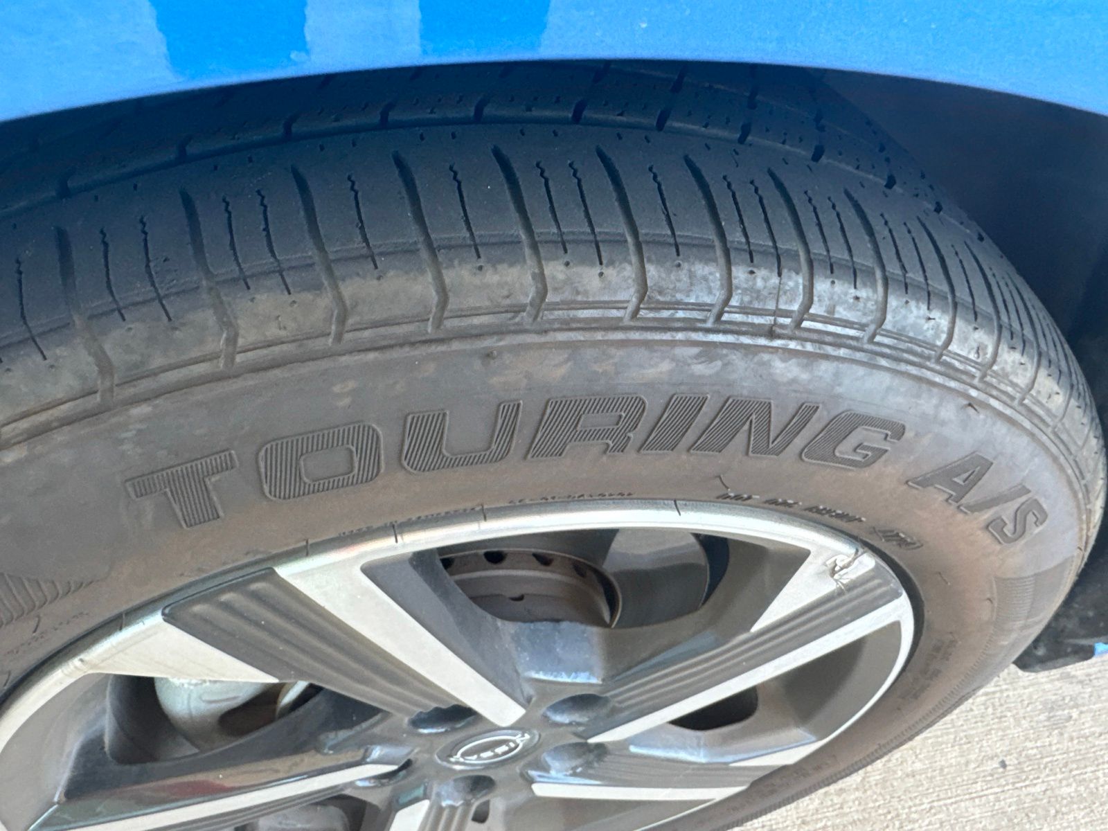 Used 2024 Blue Nissan SV image 5