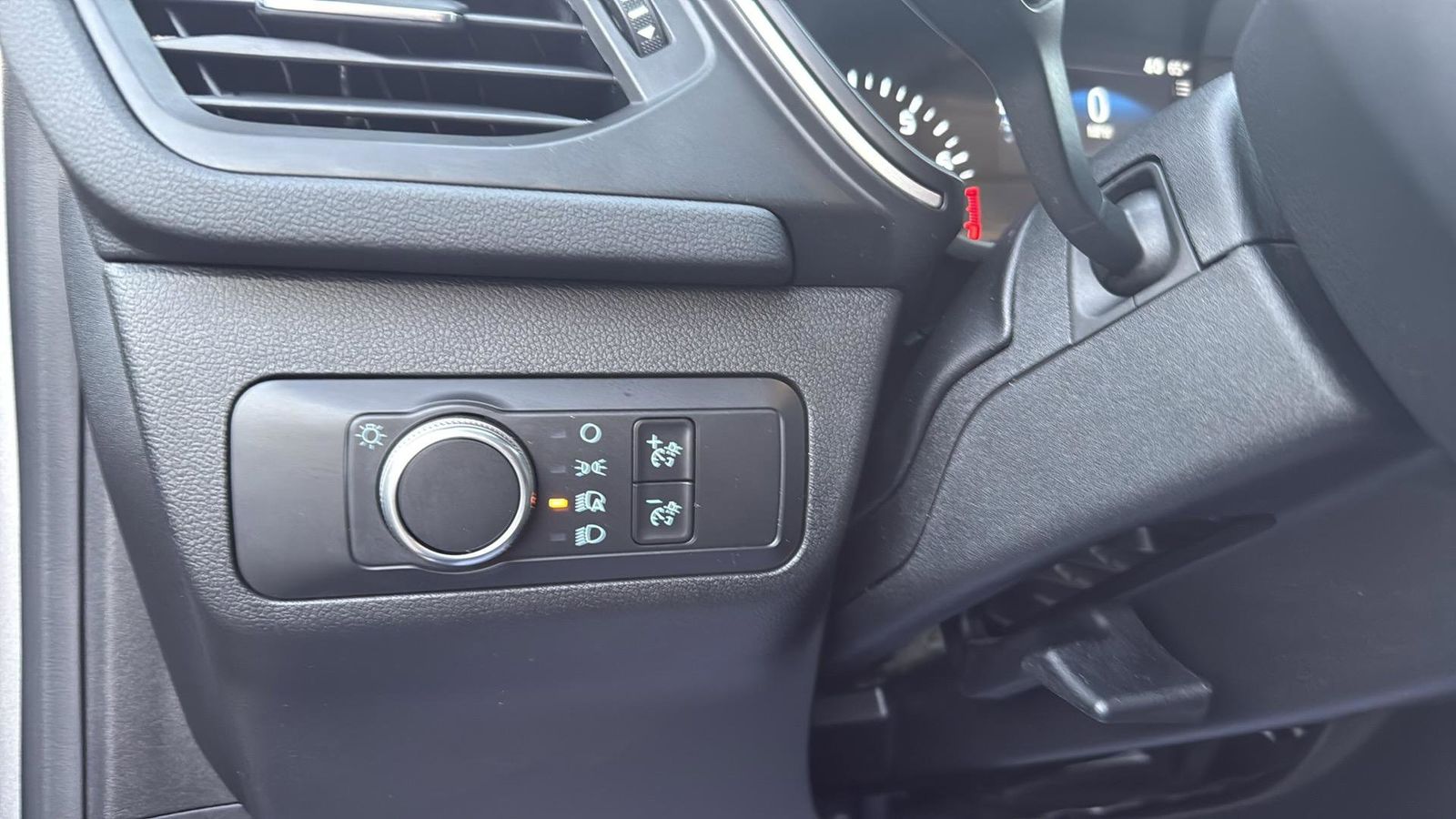 Used Car 2020 Ford Escape  Se For Sale Under $20,000 In Austin, Texas