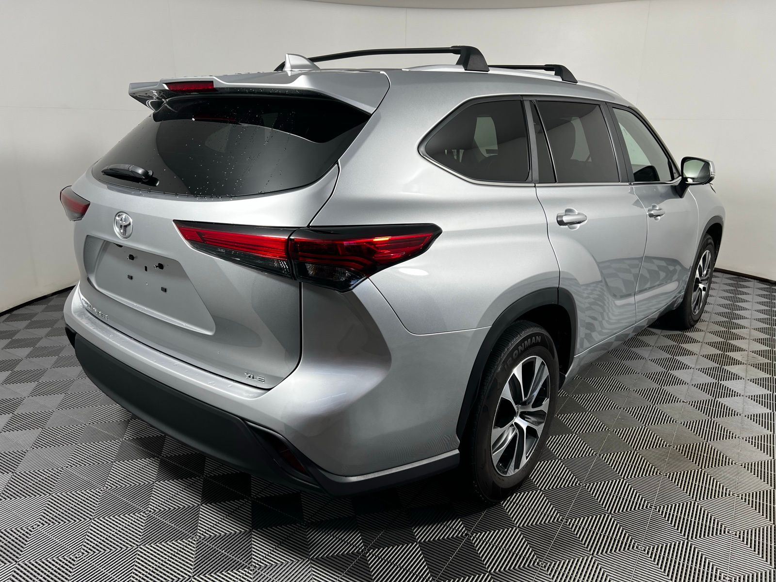 2023 Toyota Highlander XLE 5