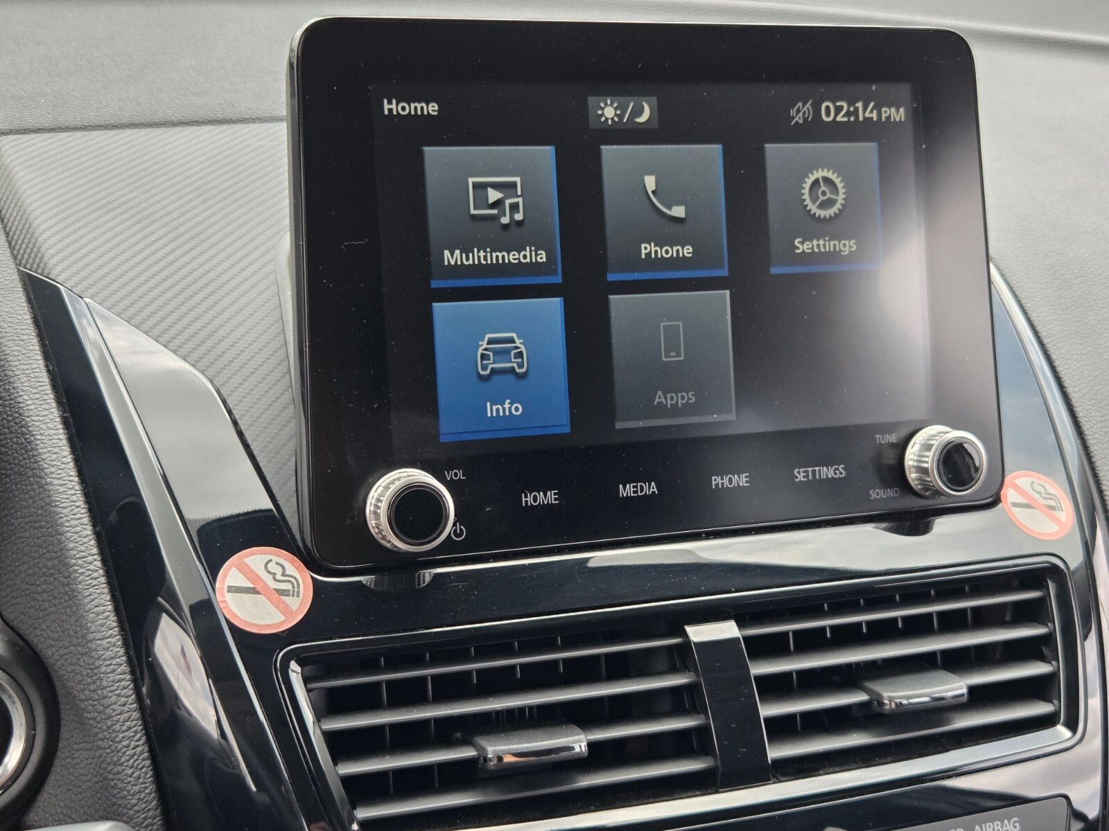 Used 2024 Silver Mitsubishi LE image 19