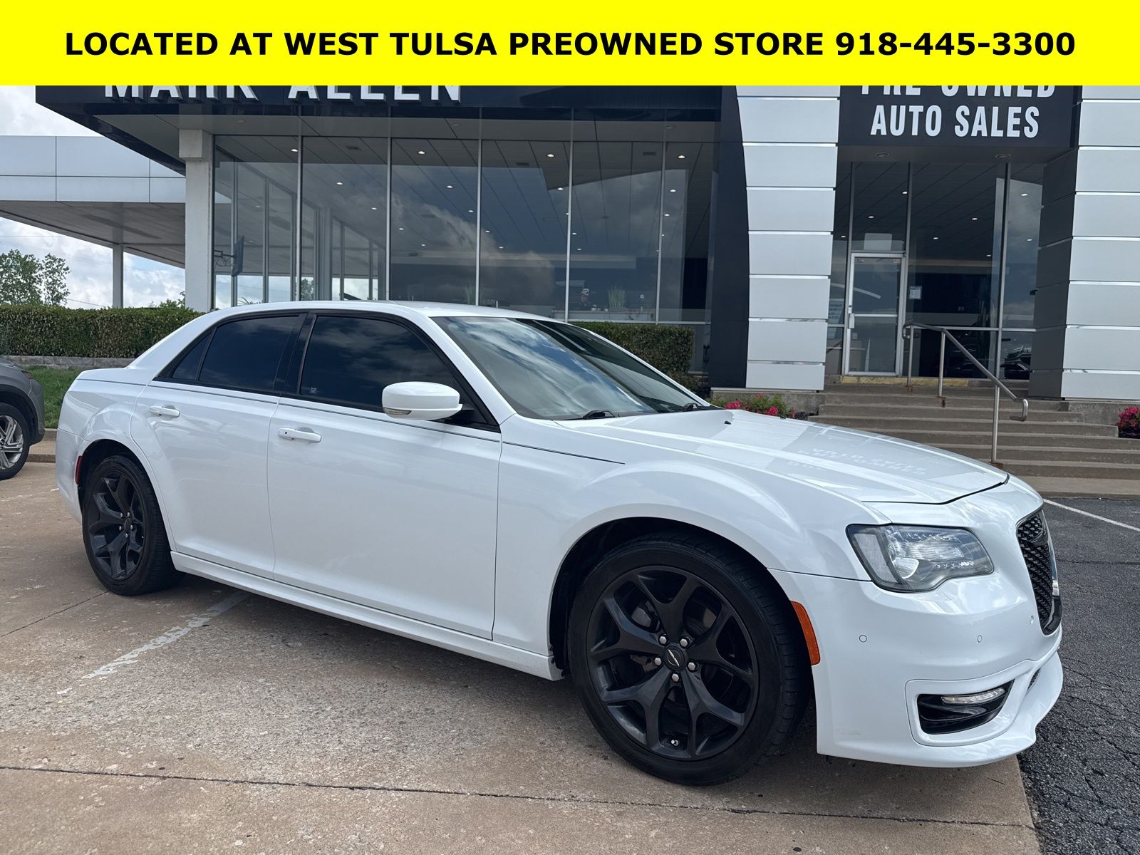 2022 Chrysler 300 Touring L's photo