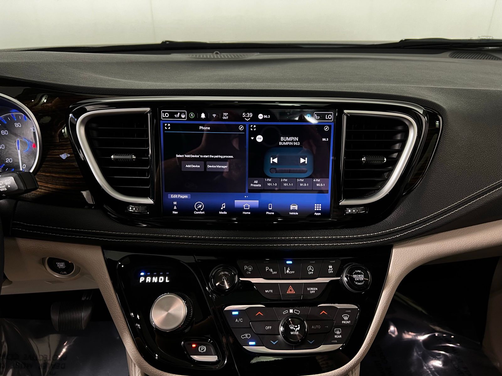2022 Chrysler Pacifica Limited 19