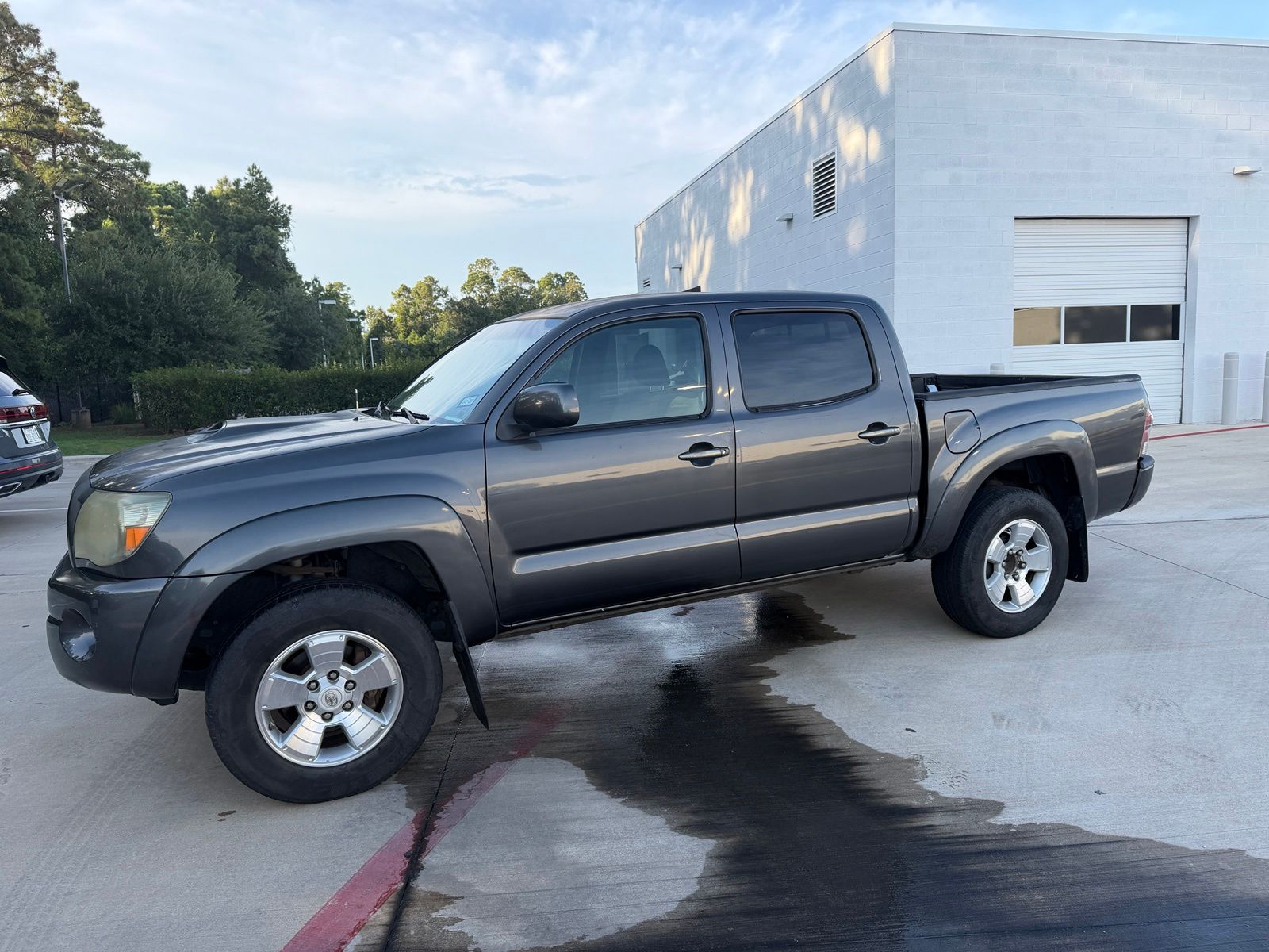 2011 Toyota Tacoma Gris (Magnetic Gray Metallic) Camioneta 4X2 5 velocidades Automática marcha alta