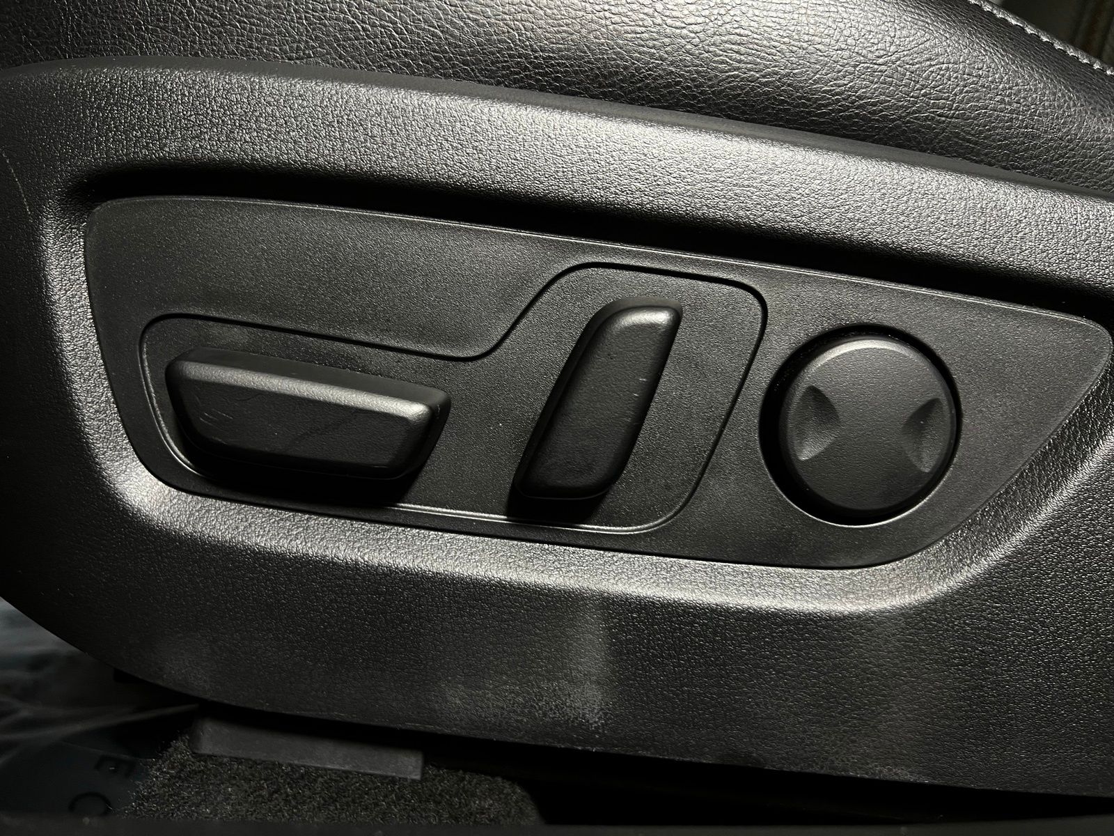 Thumbnail: 2025 Mazda CX-50 - 14