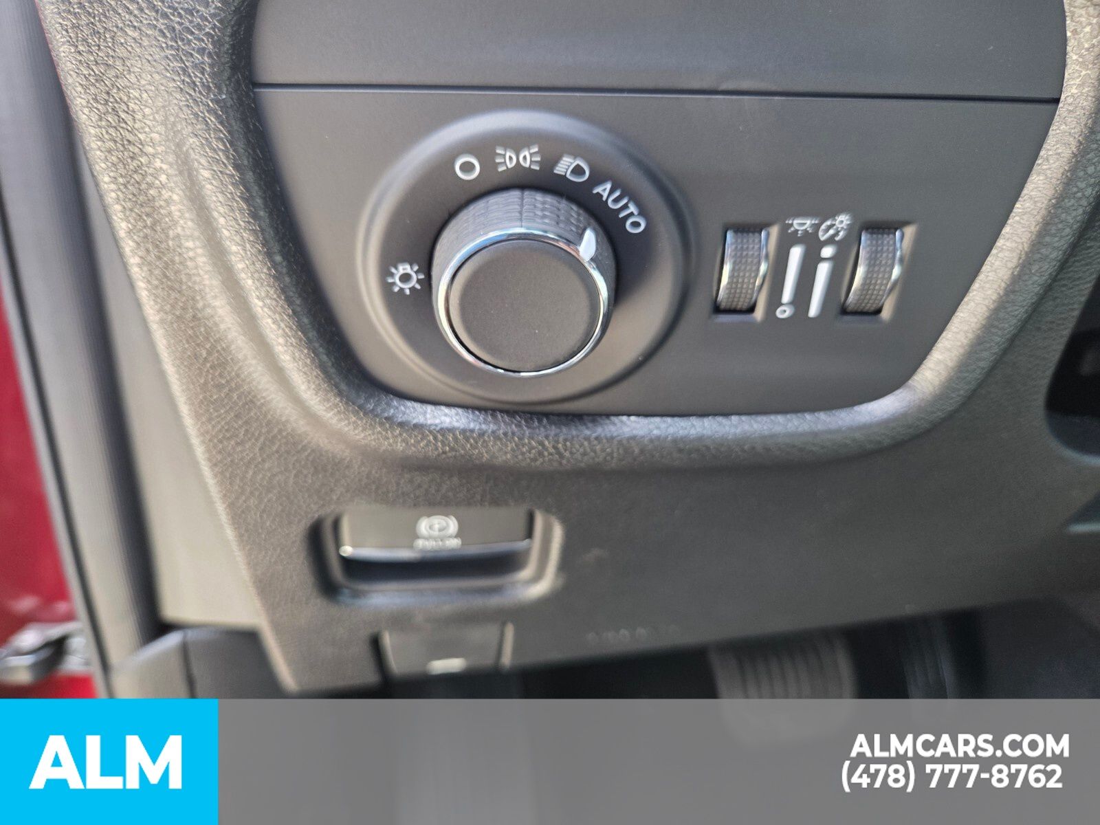 Used 2025 Red Jeep Laredo image 11
