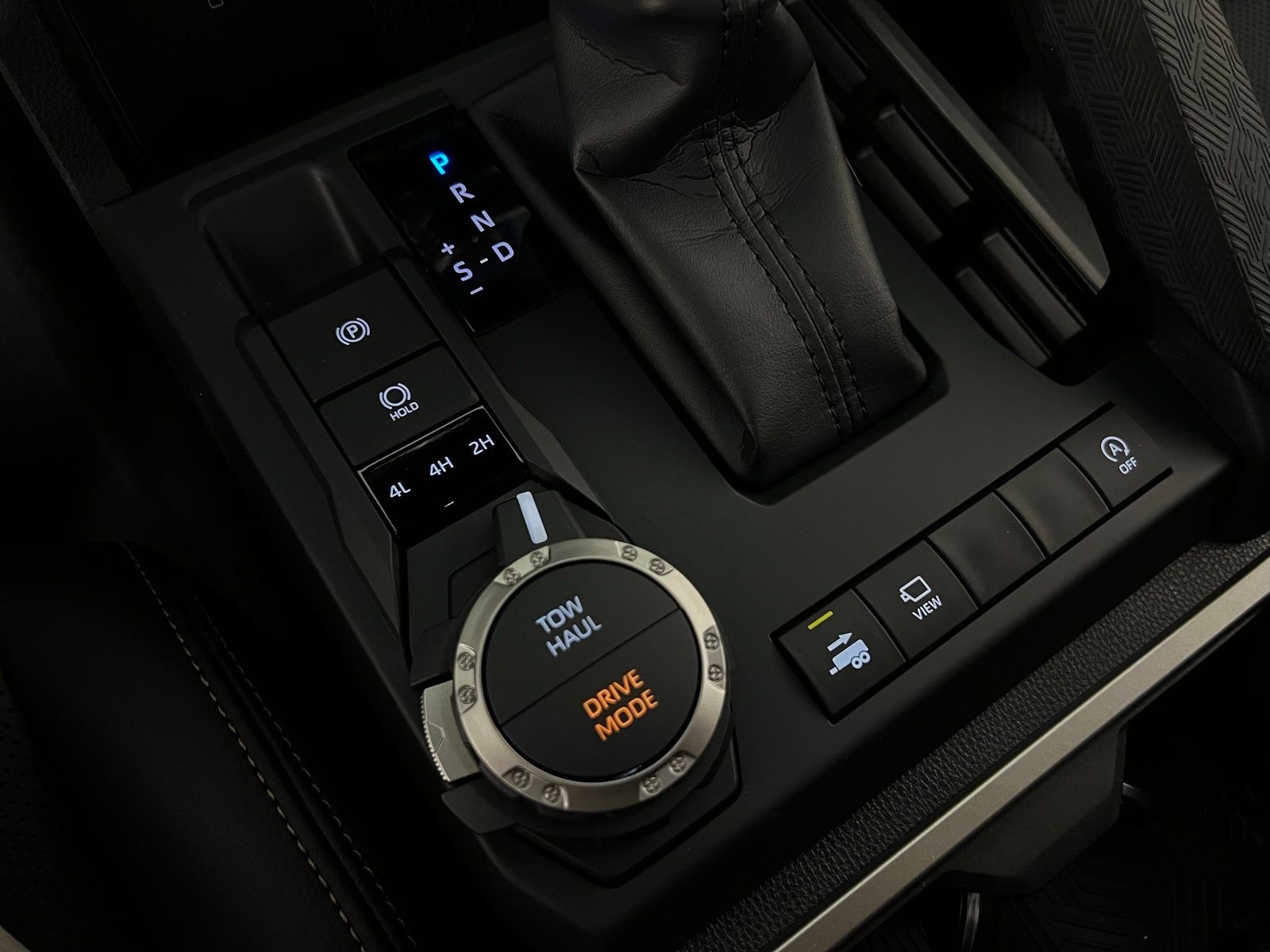 2025 Toyota Tacoma Limited 18