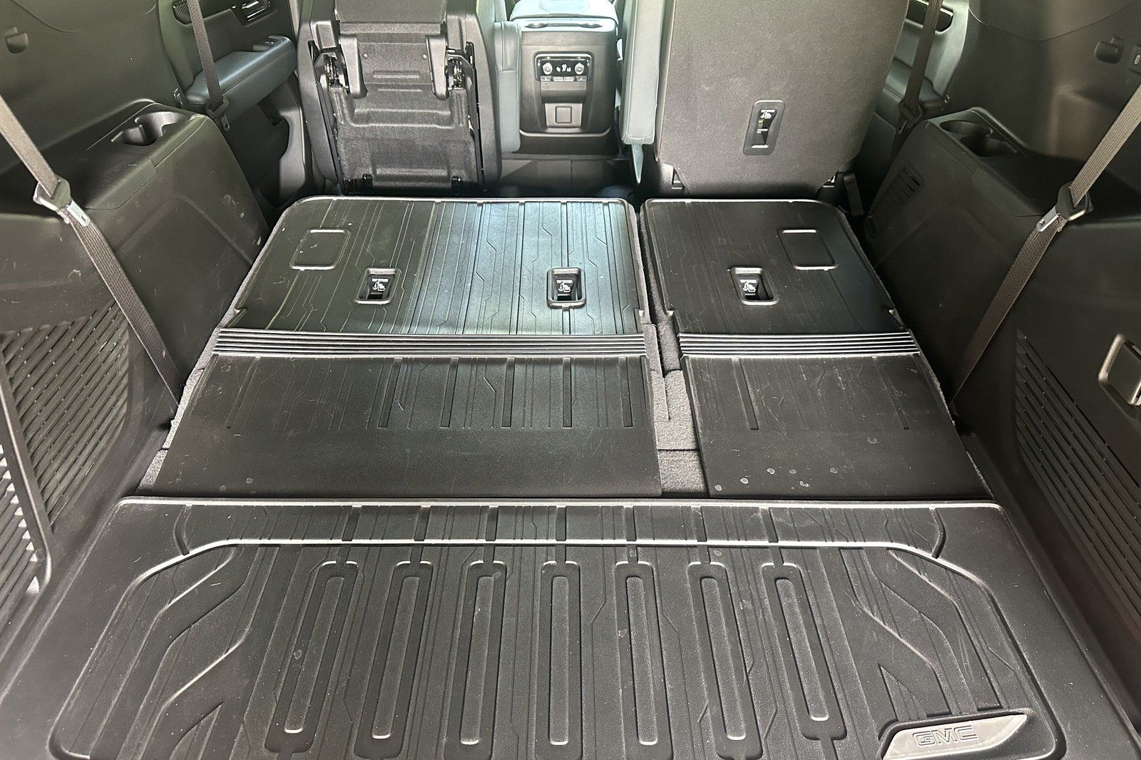 Used 2025 GMC Yukon SUV