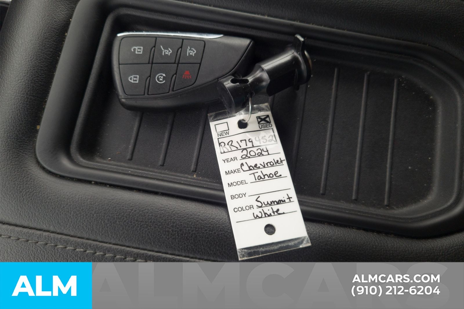 Used 2024 Summit White Chevrolet LT image 33