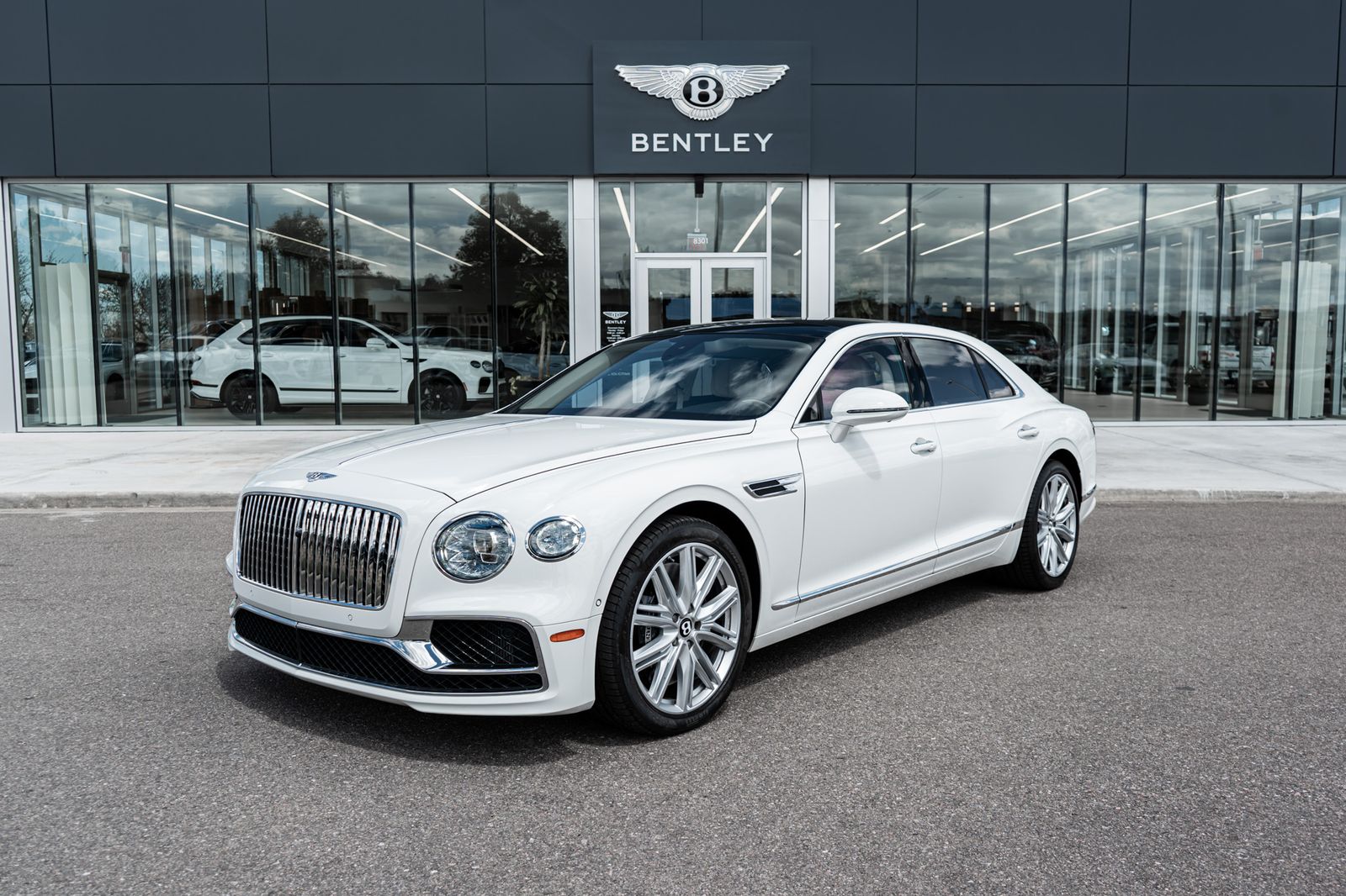 2023 Bentley Flying Spur's photo