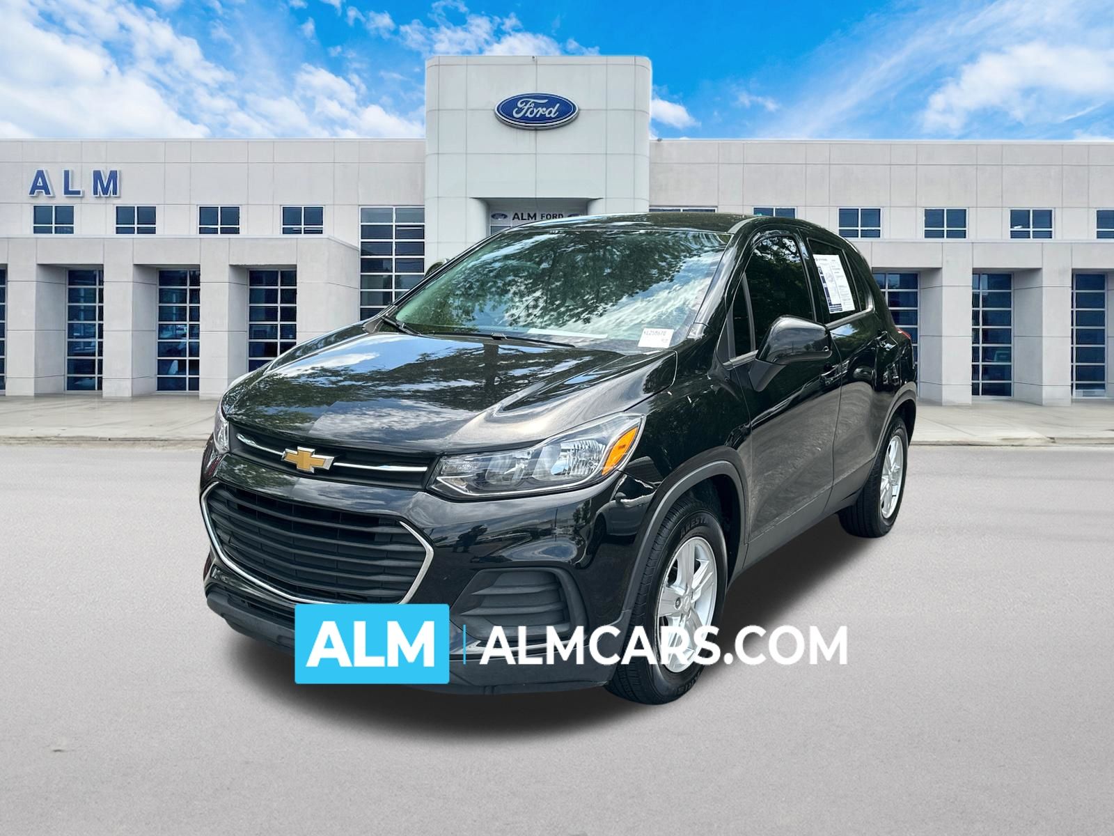 2019 Chevrolet Trax LS's photo