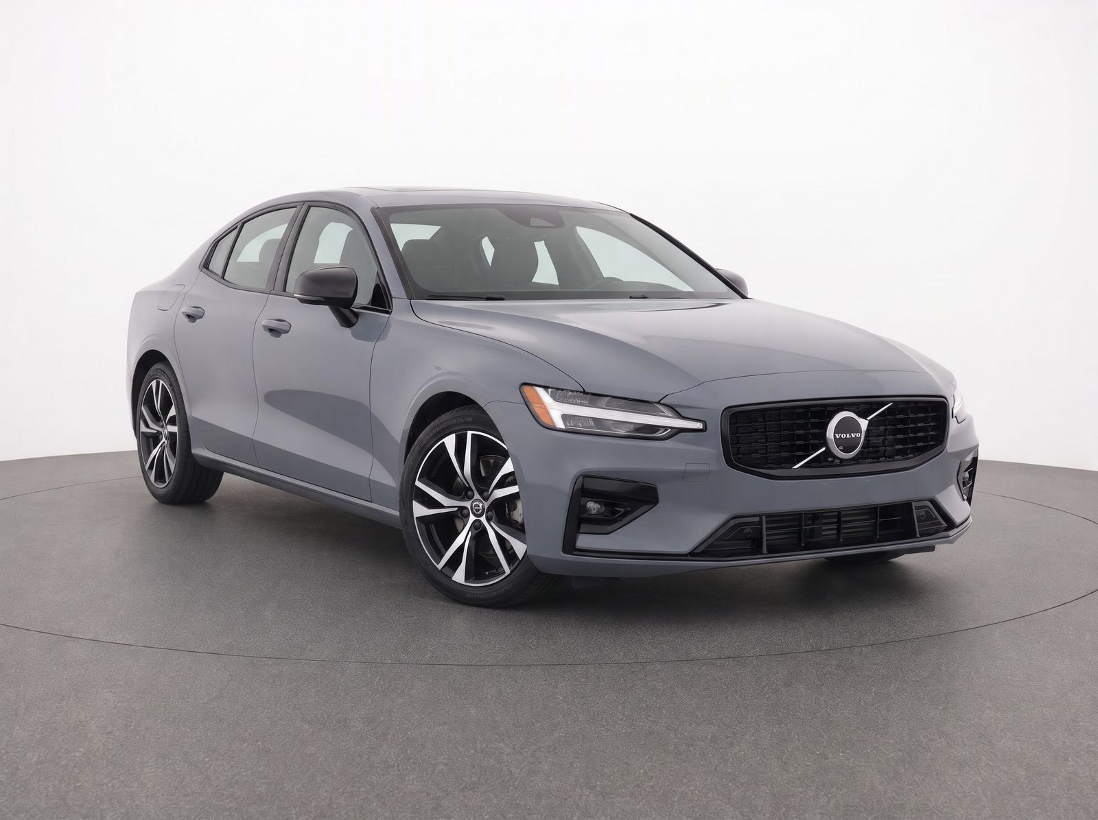 Thunder Gray Metallic 2024 Volvo S60 Sedan Front-Wheel Drive Automatic