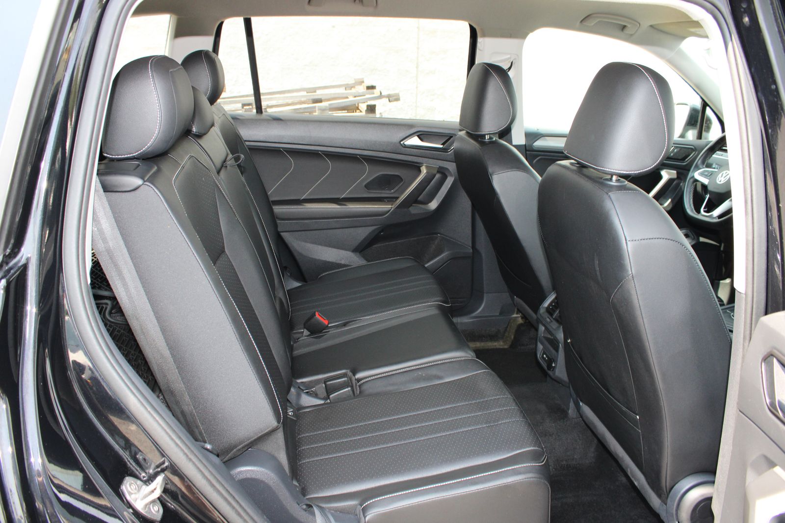 Used 2023 Black Volkswagen 2.0T SE image 23