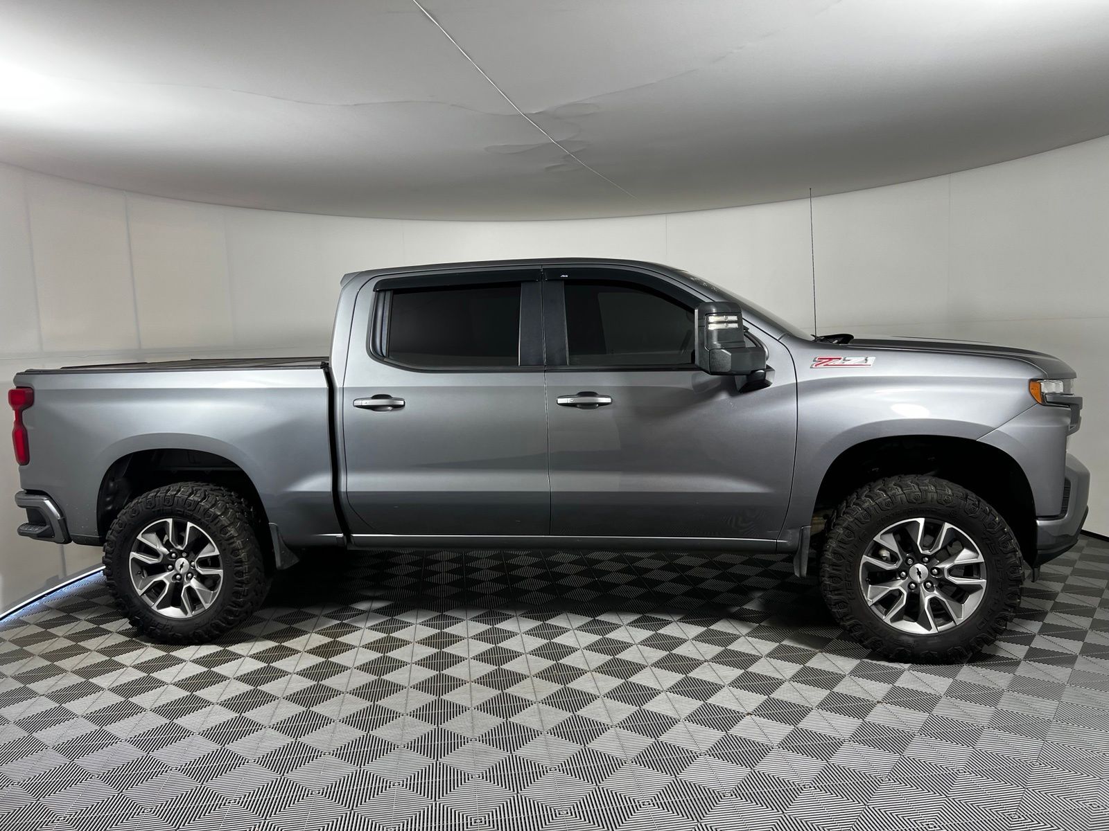 Thumbnail: 2019 Chevrolet Silverado 1500 - 3