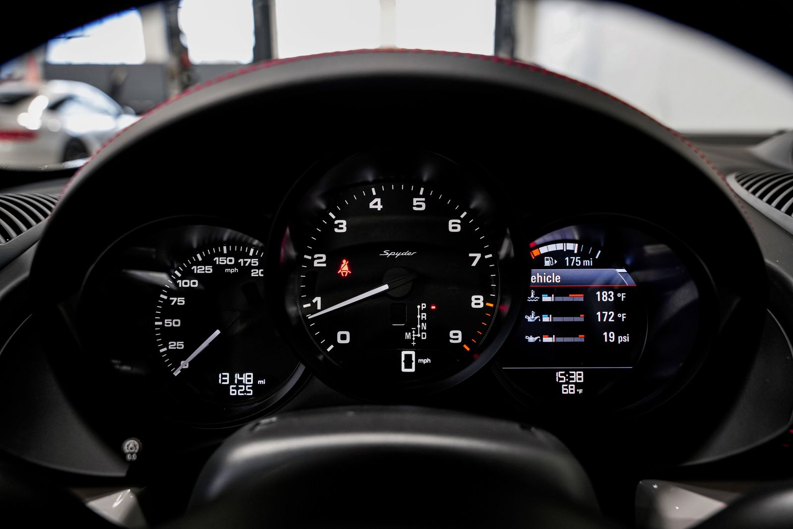 2022 Porsche 718 Spyder Base — photo 11