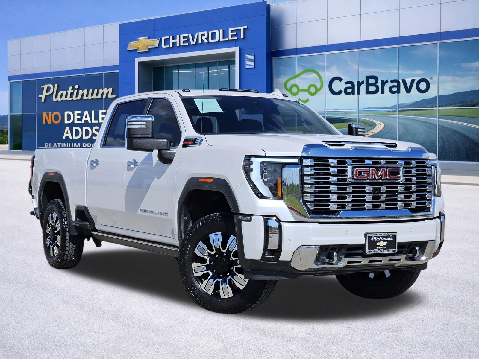 White Frost Tricoat 2024 GMC Sierra 2500HD Denali Crew Cab 4WD Pickup Truck Four-Wheel Drive Automatic