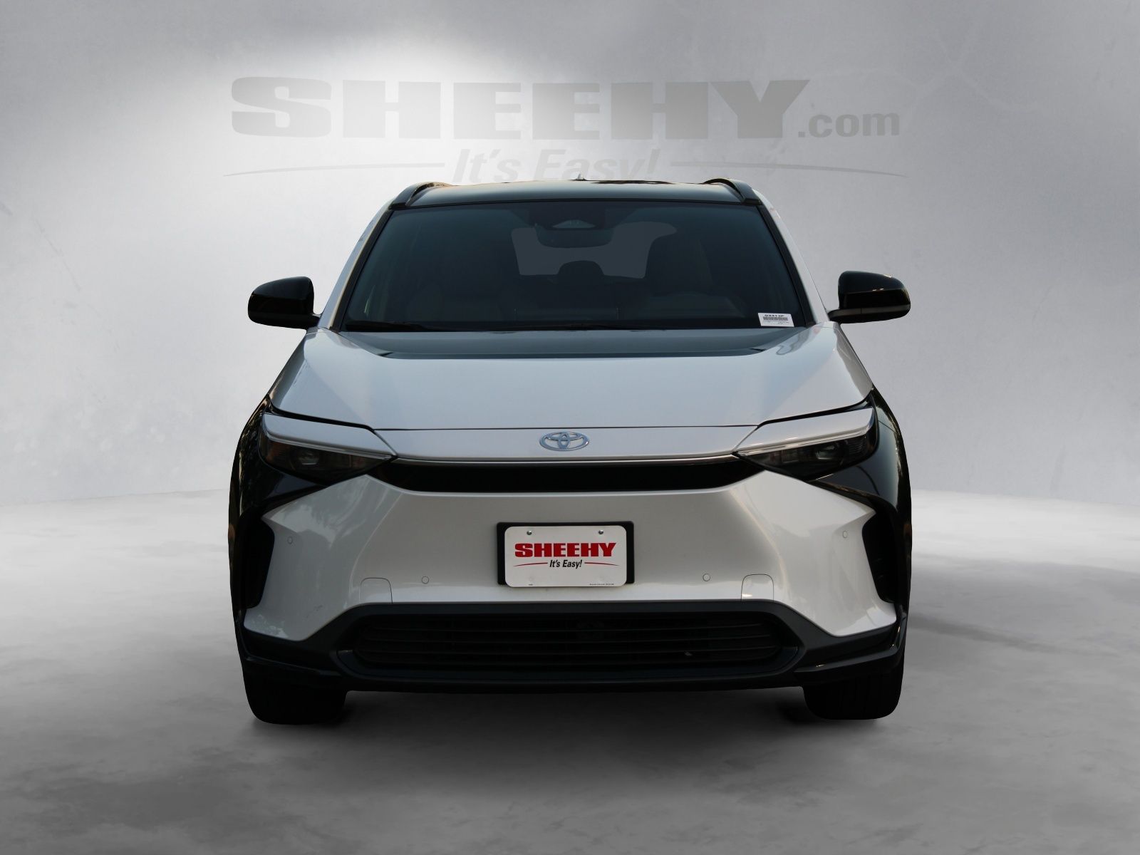 Used 2023 Beige Toyota XLE image 15