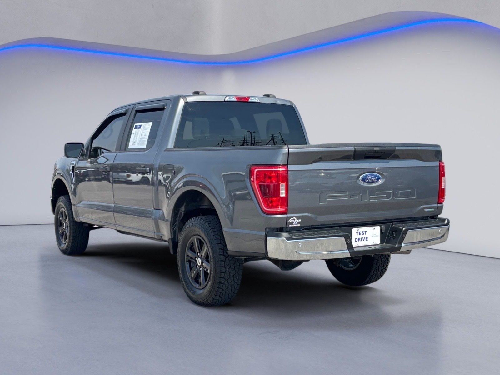 View vehicle photo 3