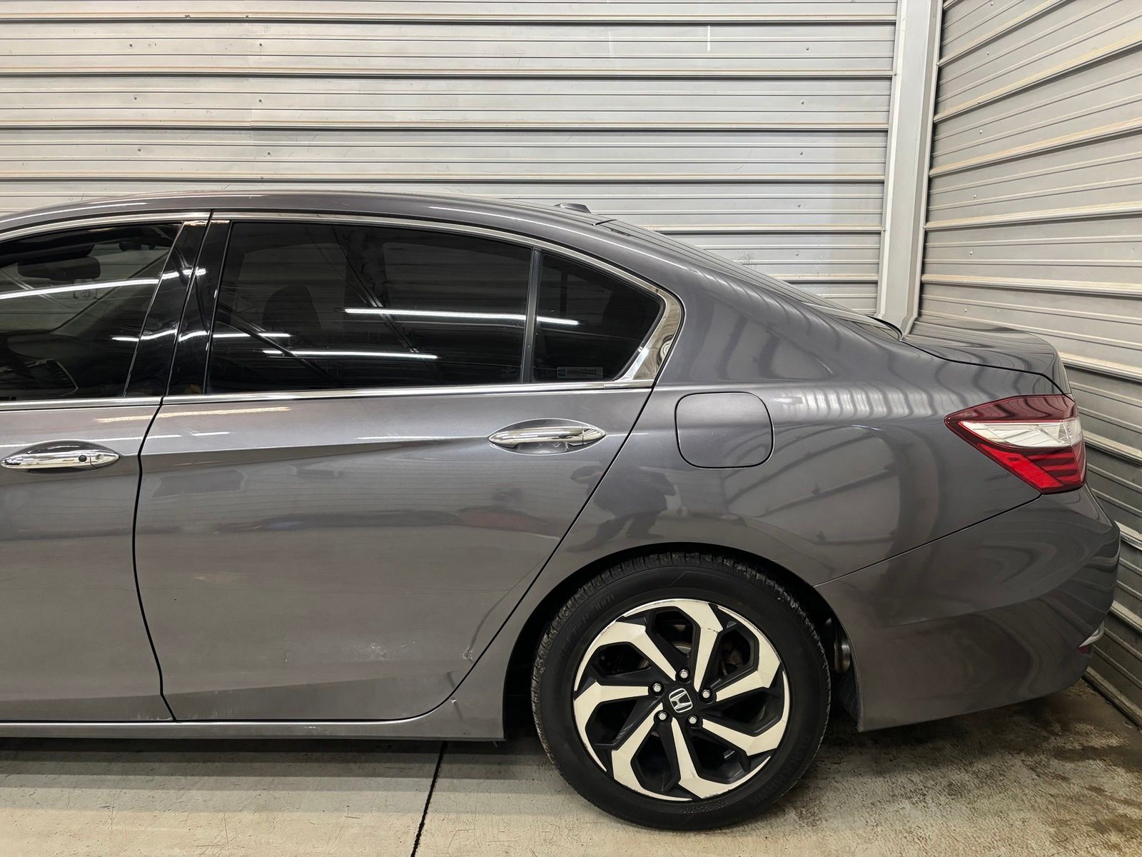 Photo 5 of 2017 Honda Accord EX-L V6 w/Navi w/Honda Sensing