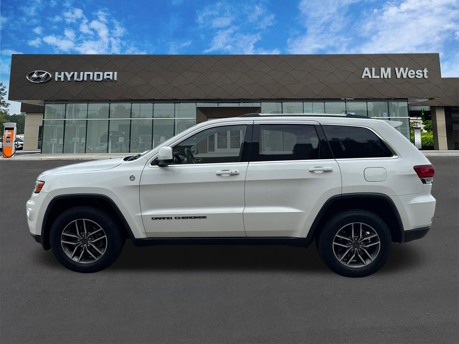 Used 2020 Bright White Clearcoat Jeep **UNDER MARKET** image 8