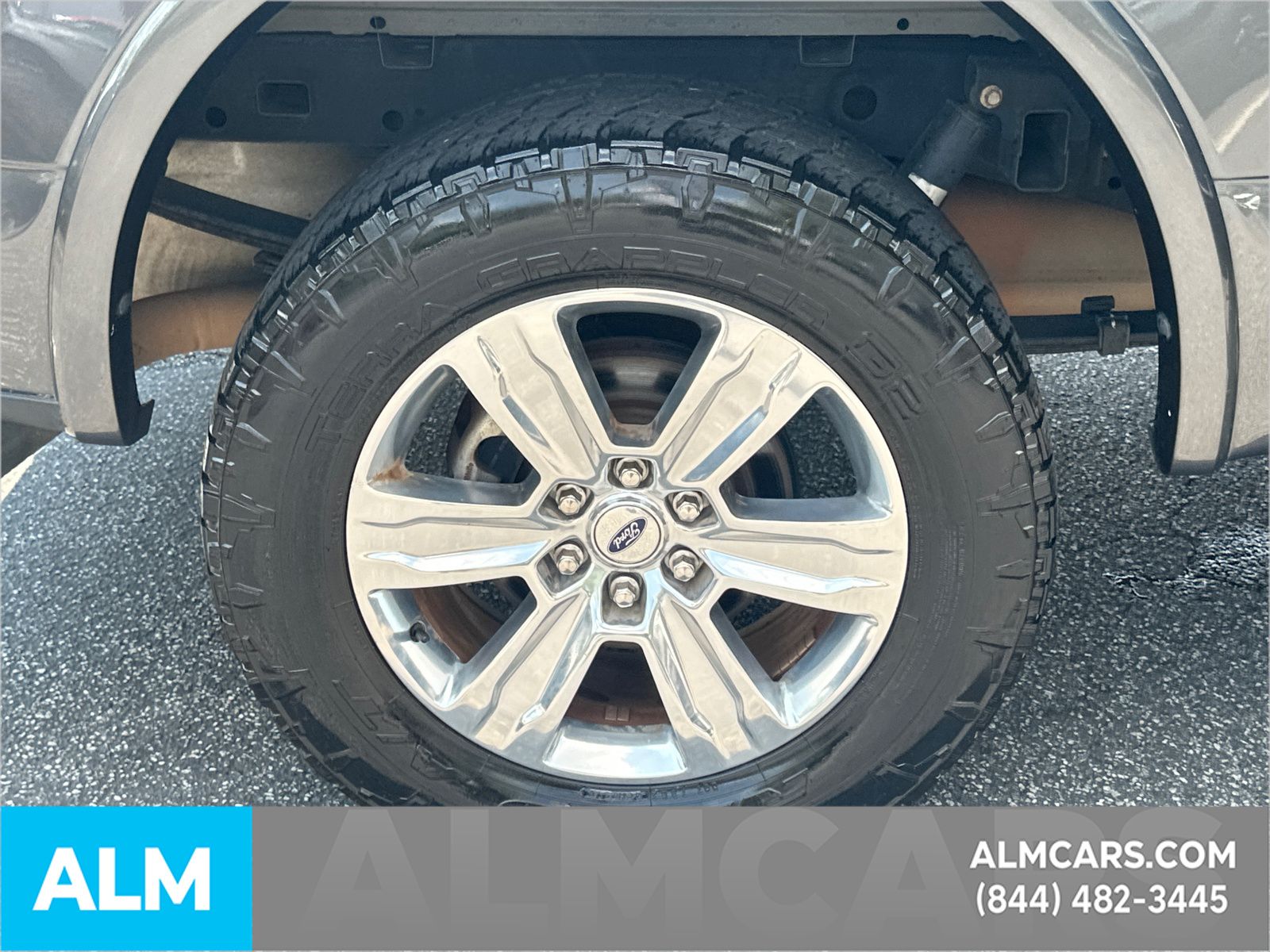 Used 2019 Magnetic Ford Platinum image 20