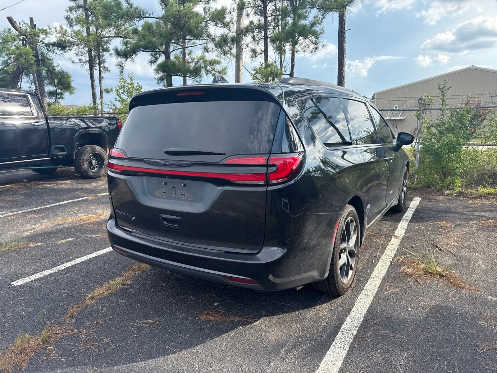 Used 2022 Chrysler Pacifica Van