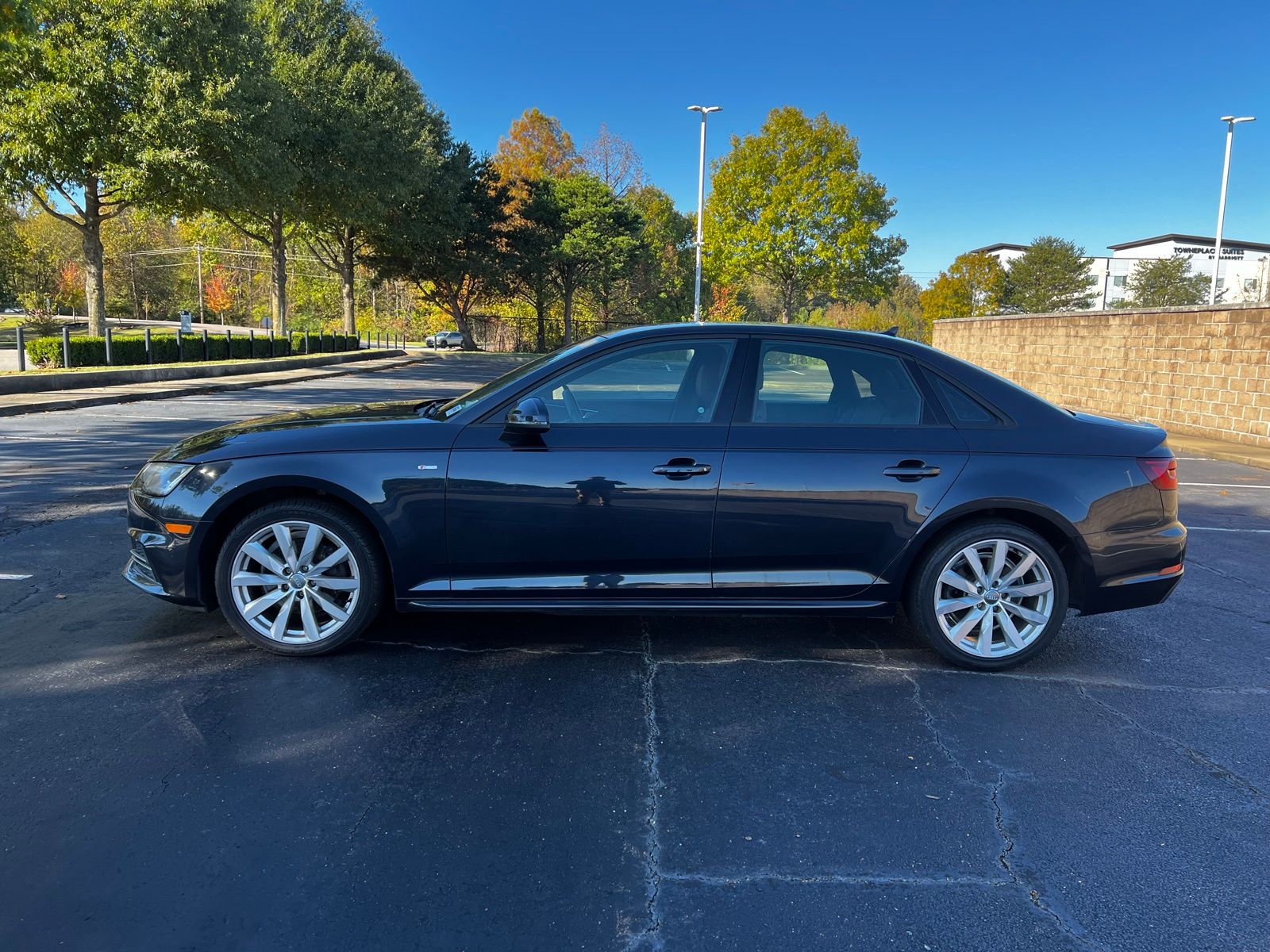 2018 Audi A4 Premium 8