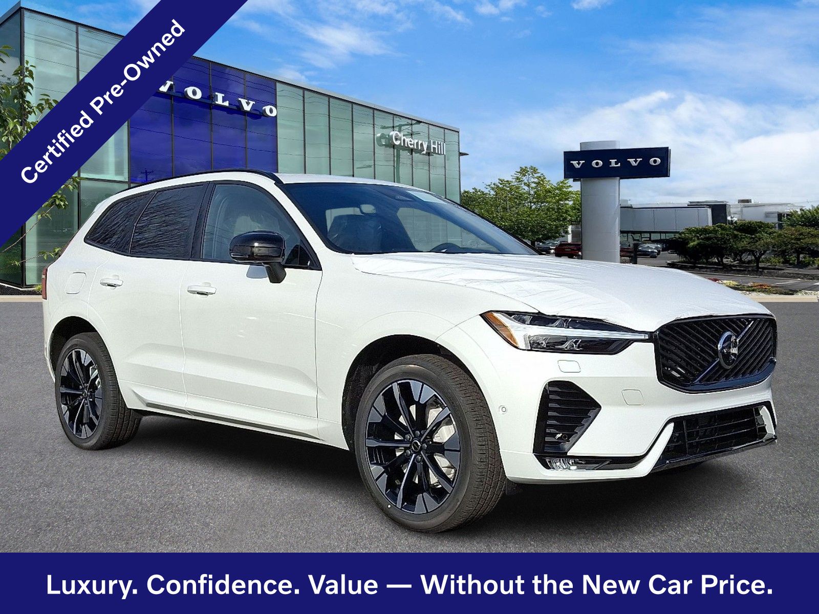 Crystal White Metallic 2026 Volvo XC60 B5 Plus AWD SUV / Crossover All-Wheel Drive Automatic