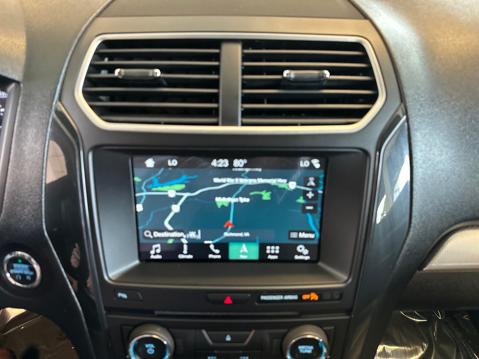 Used 2017 Magnetic Metallic Ford XLT image 6
