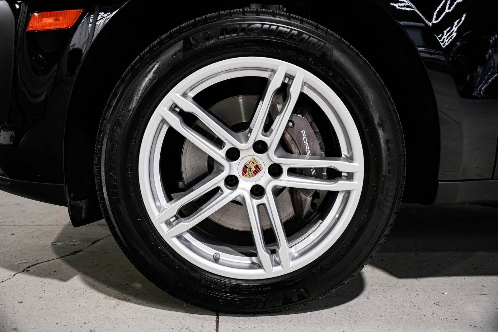 2024 Porsche Macan Base — photo 48