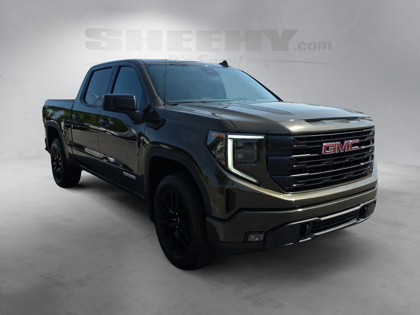 Used 2023 Brown GMC Elevation image 2