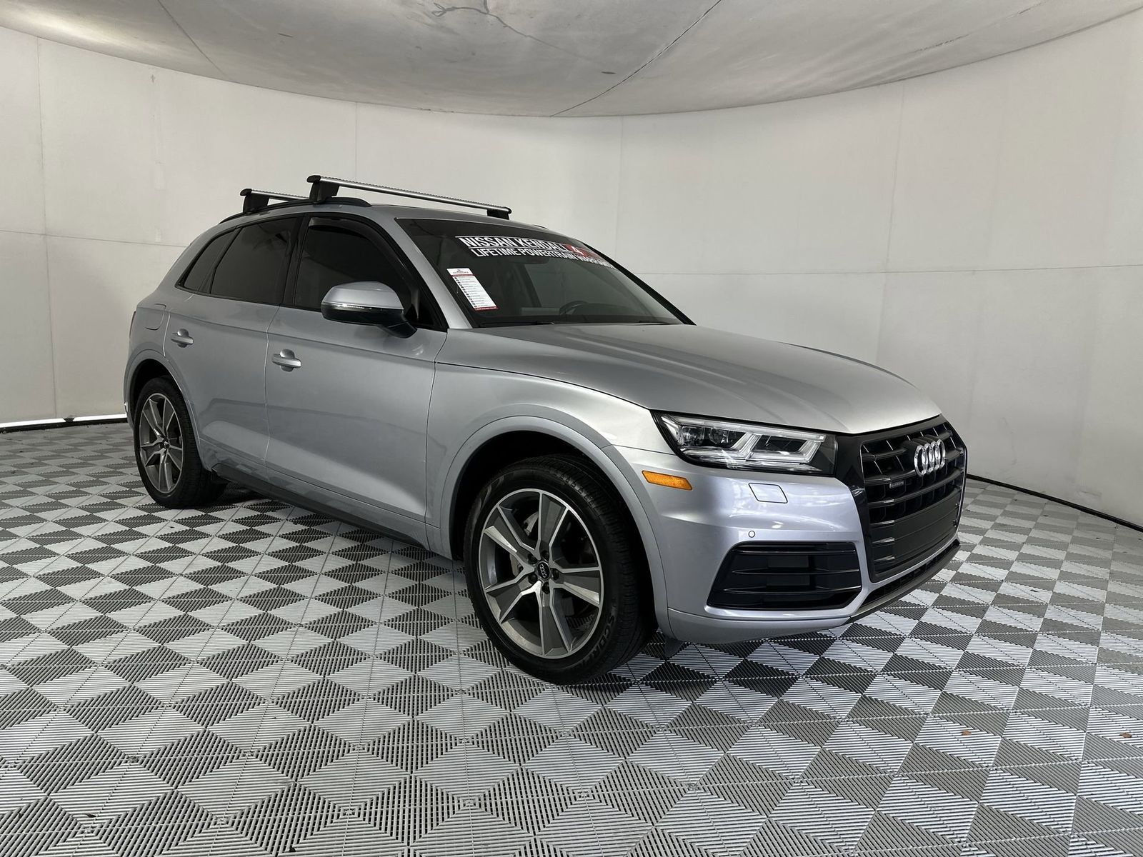 View vehicle photo 2