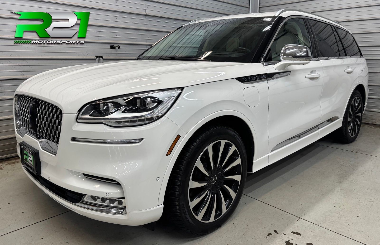 White 2021 Lincoln Aviator SUV / Crossover All-Wheel Drive Automatic