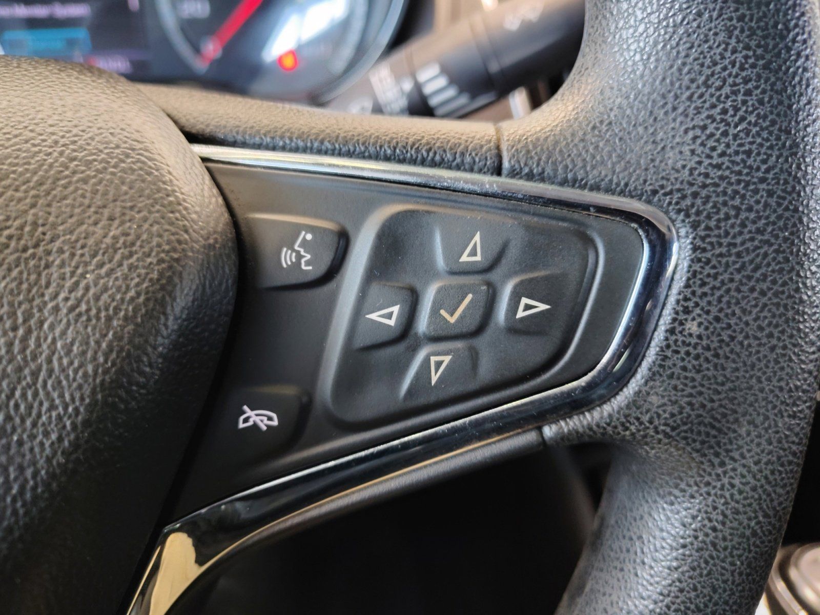 Used Car 2017 Chevrolet Cruze  Lt For Sale Under $10,000 In San Antonio, Texas