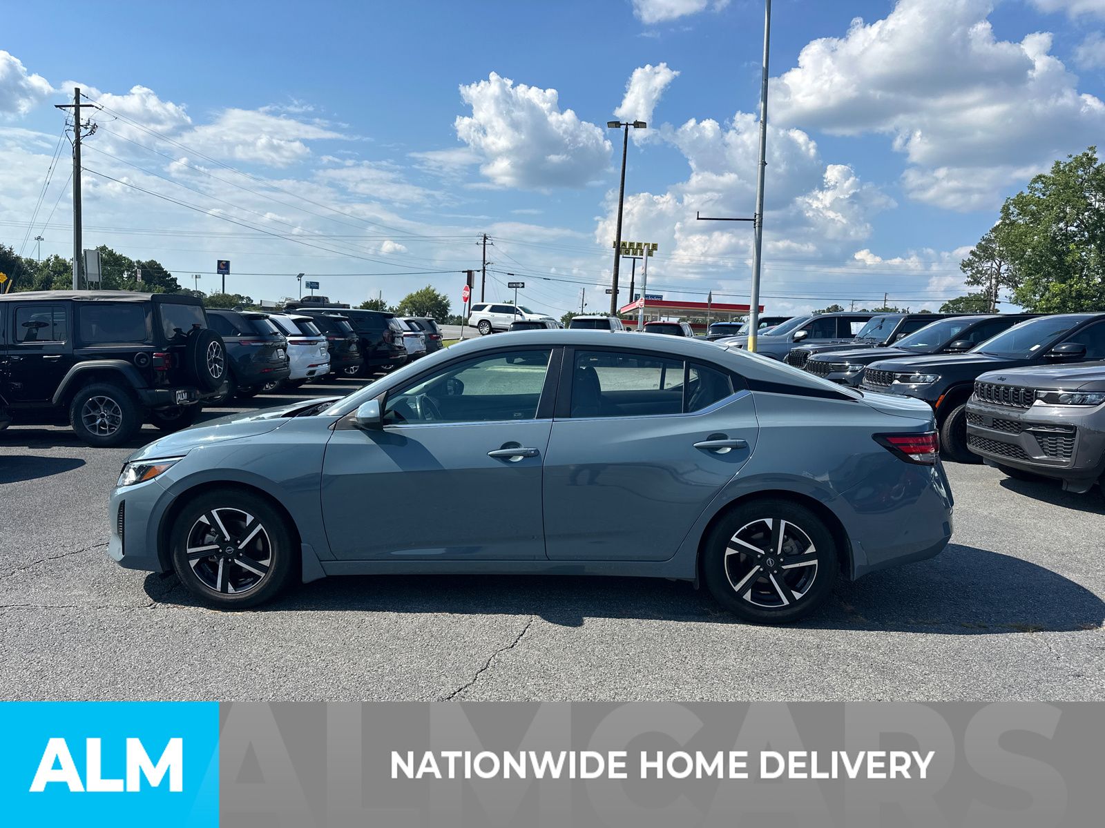 Used 2024 Gray Nissan SV image 4