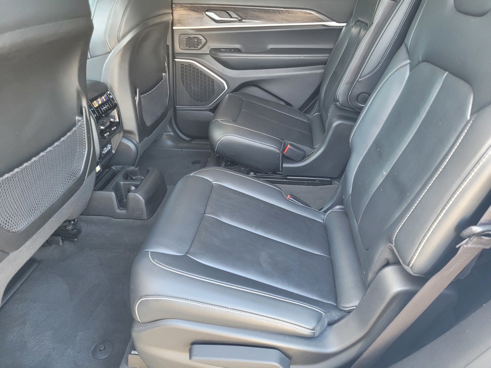 Used 2021 White Jeep Limited image 10