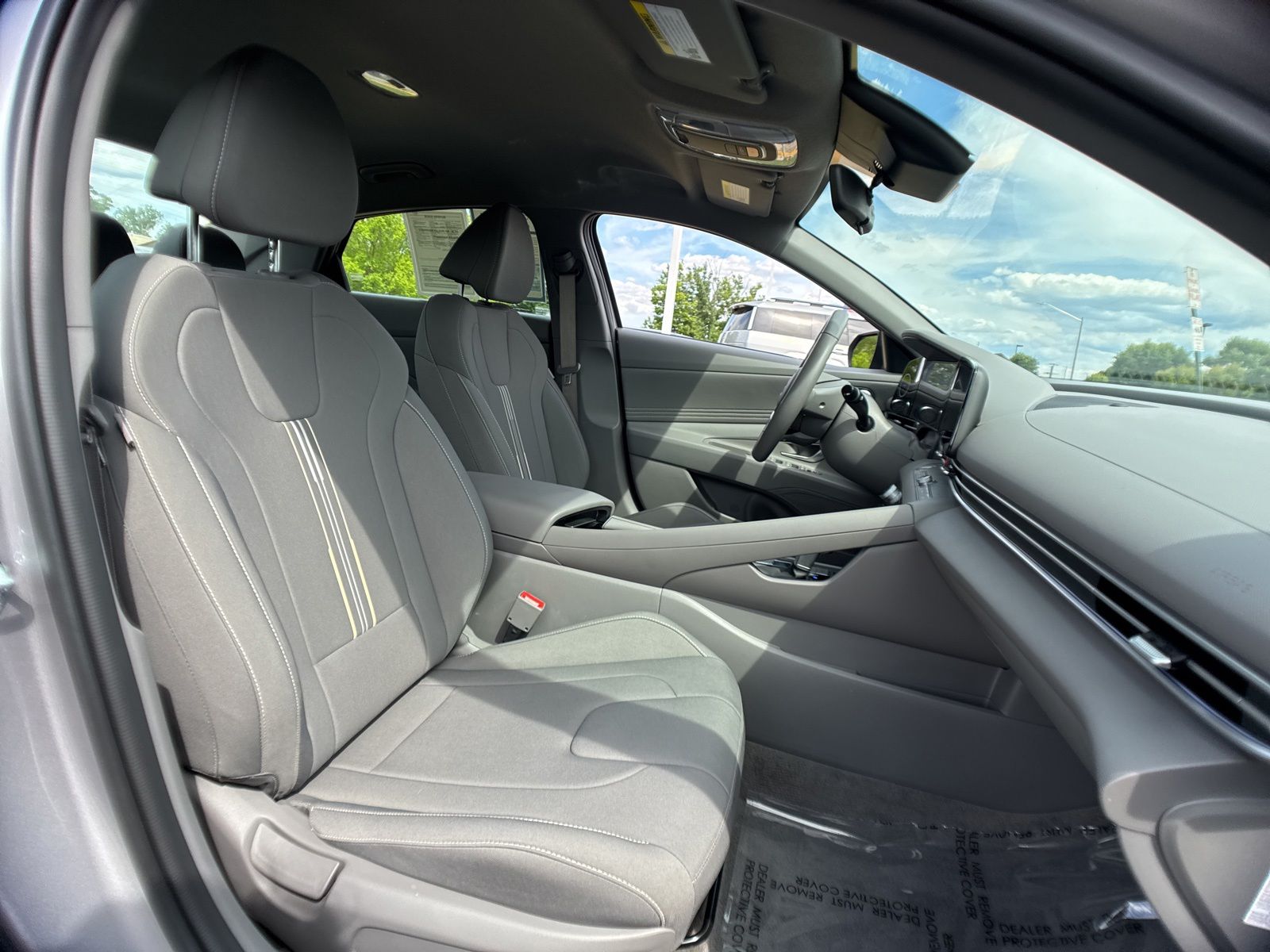 Used 2025  Hyundai SEL Sport image 27