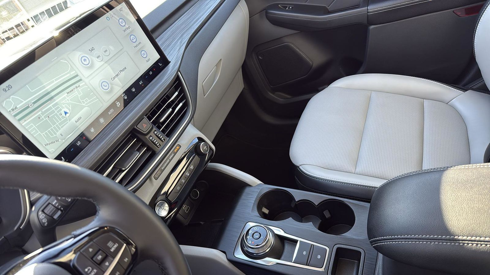 Used Car 2025 Ford Escape Hybrid  Platinum For Sale Under $40,000 In Austin, Texas