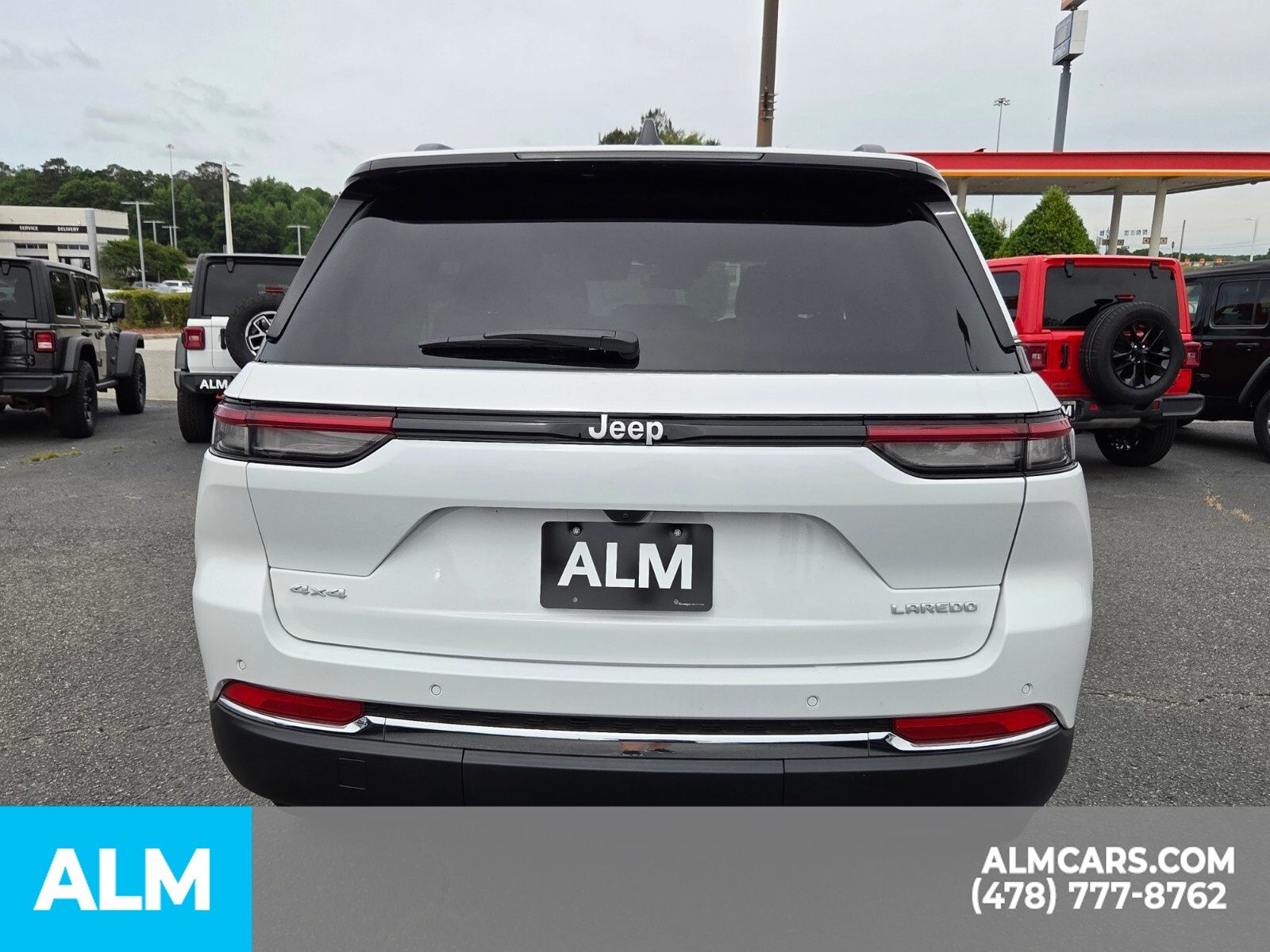 Used 2025 White Jeep Laredo X image 13