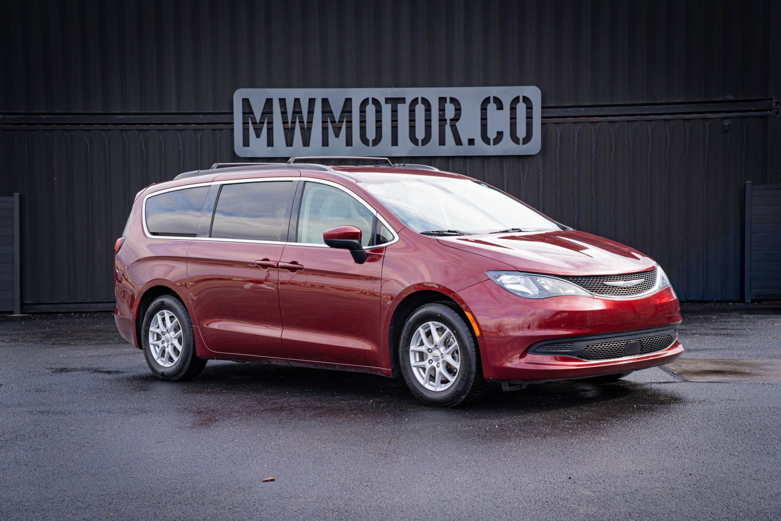 Velvet Red Pearlcoat 2021 Chrysler Voyager LXi FWD Minivan Front-Wheel Drive 9-Speed Automatic