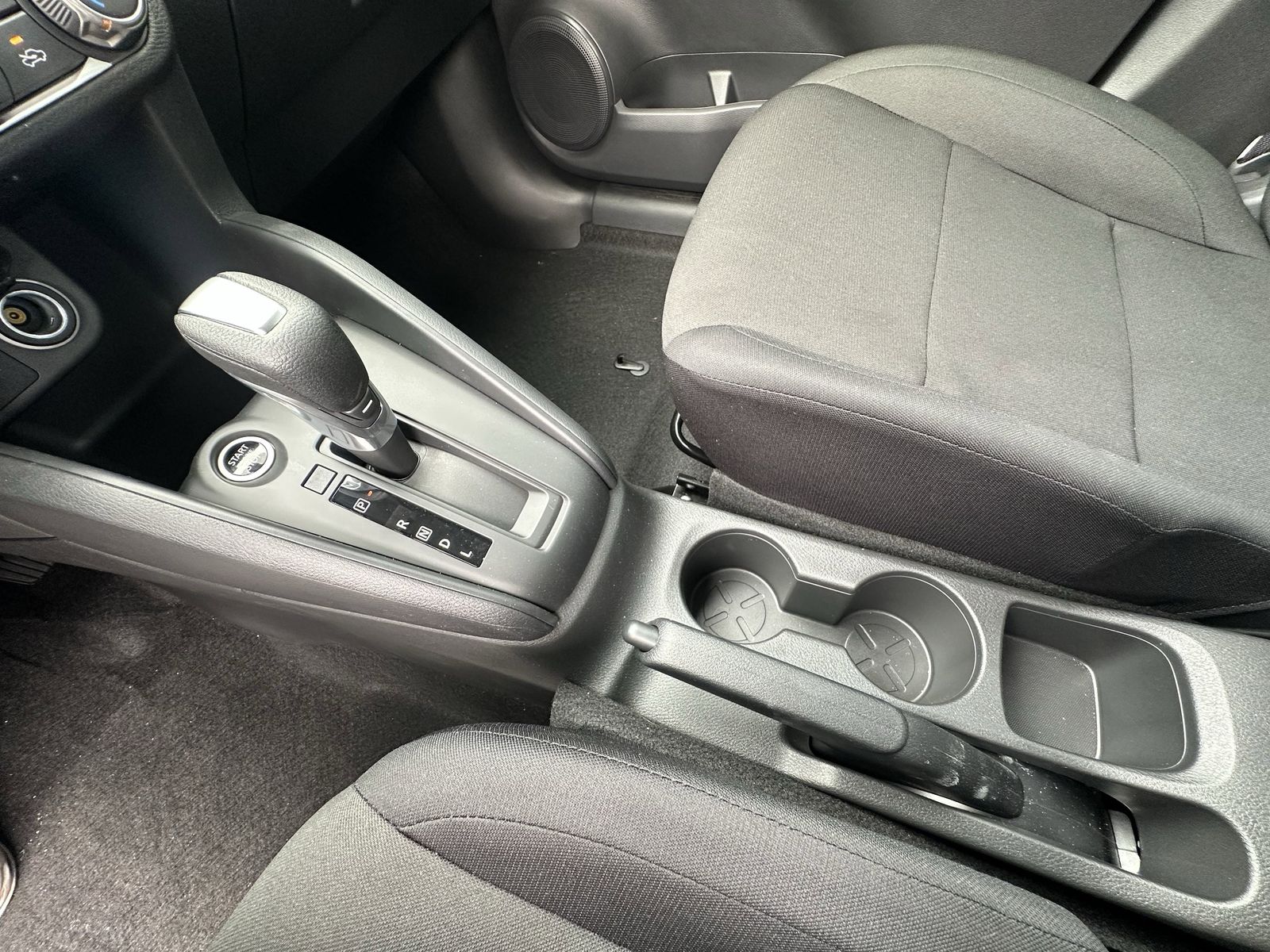 2025 Nissan Kicks Play S photo 7