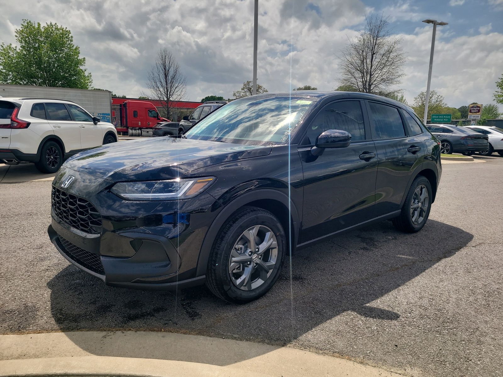 View vehicle photo 7