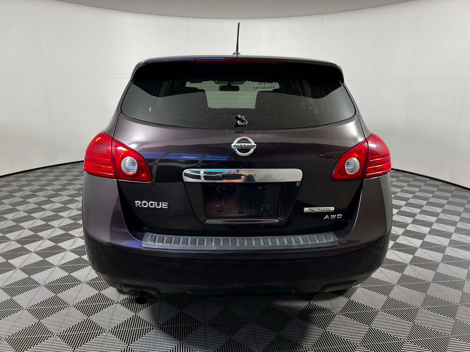 Thumbnail: 2013 Nissan Rogue - 6
