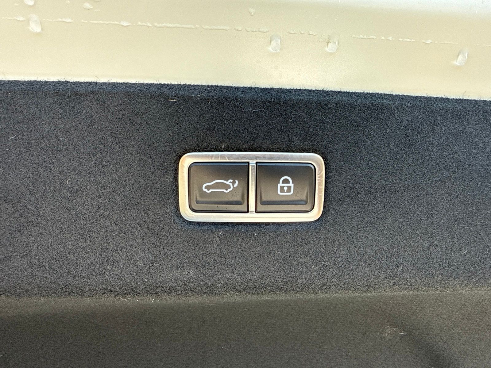 Used 2024 White Hyundai SE Standard Range image 22