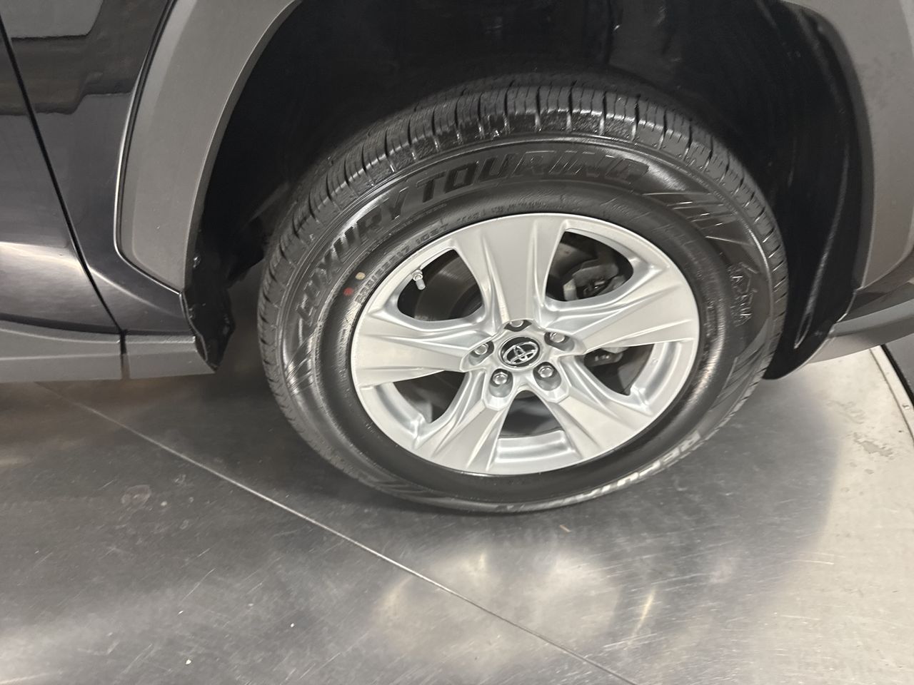 2019 Toyota RAV4 Hybrid XLE photo 14
