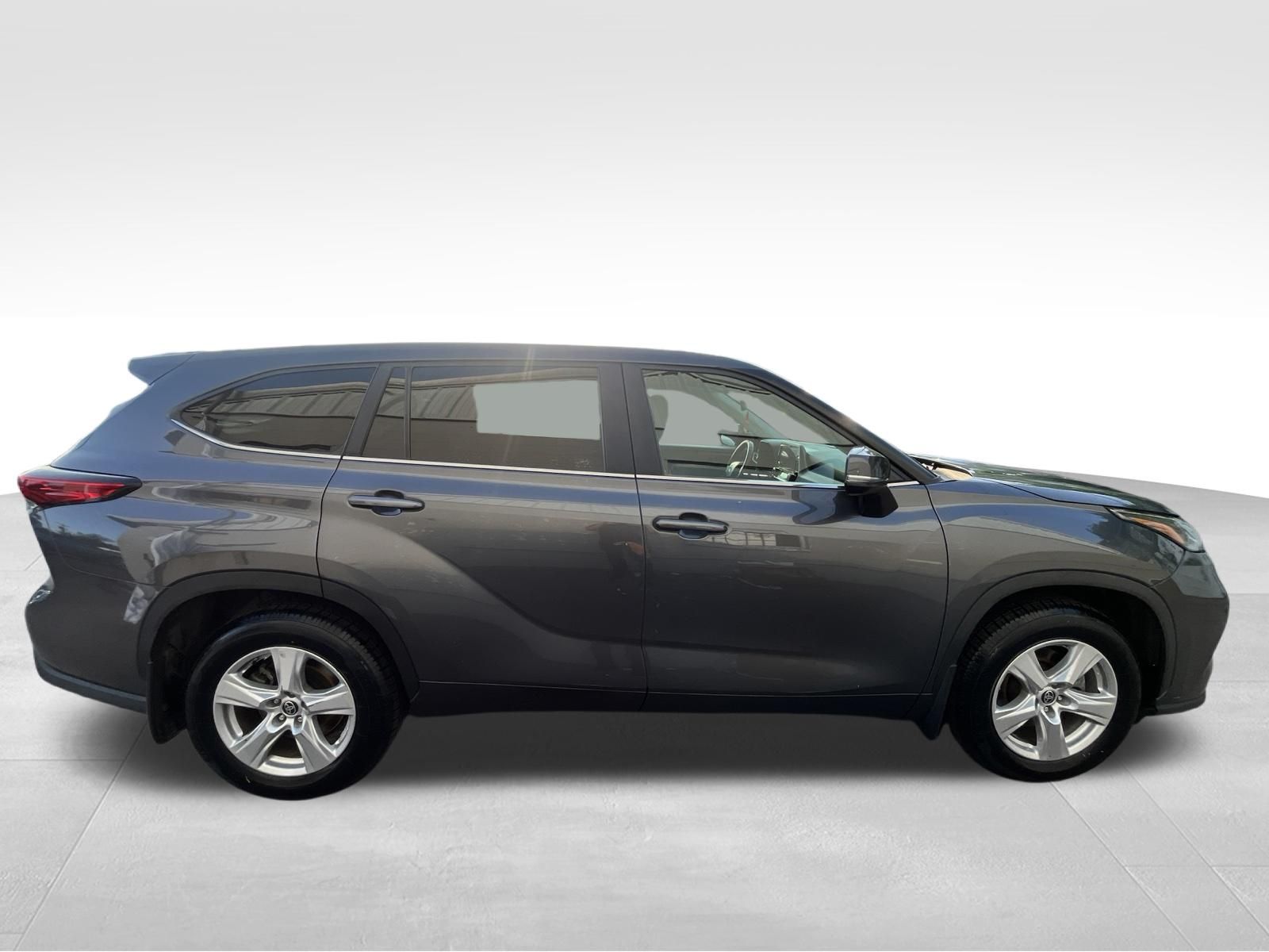 Used Car 2023 Toyota Highlander  Le For Sale Under $30,000 In Austin, Texas