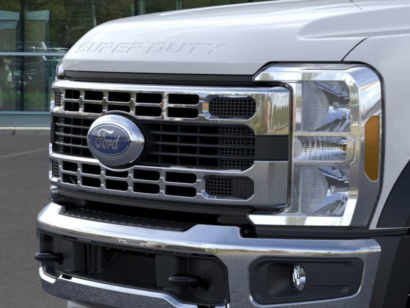 2025 Ford F-550 Super Duty Chassis Cab XL - Photo 17