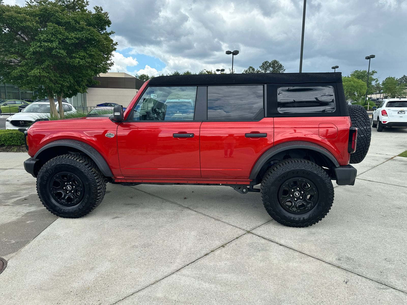 2023 Ford Bronco Base 8