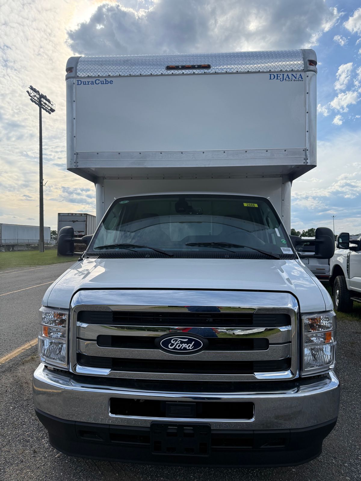 New 2027 Oxford White Ford DRW image 3