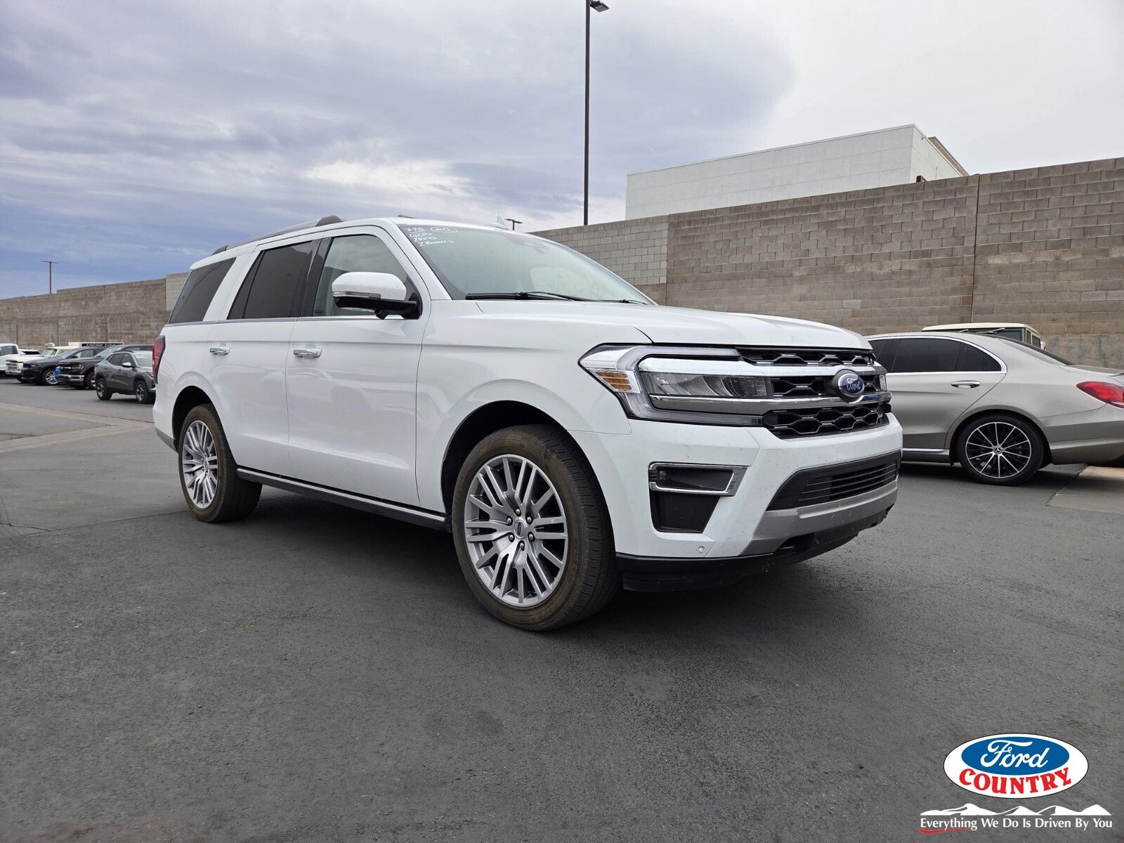 Oxford White 2023 Ford Expedition Limited 4WD SUV / Crossover Four-Wheel Drive Automatic