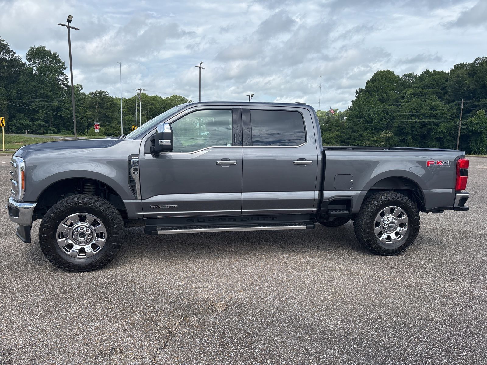 2023 Ford F-250 Super Duty Lariat Crew Cab 4WD
